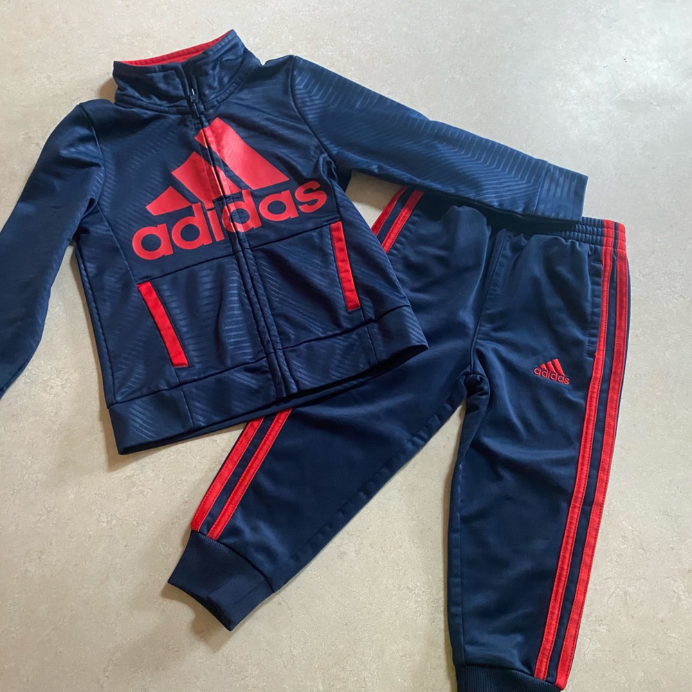 Adidas outfit 2T
